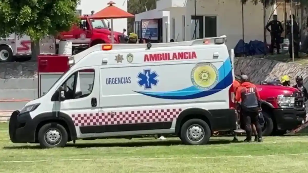 Niño cae a un pozo de la Universidad Interamericana en Lomas de Angelópolis.