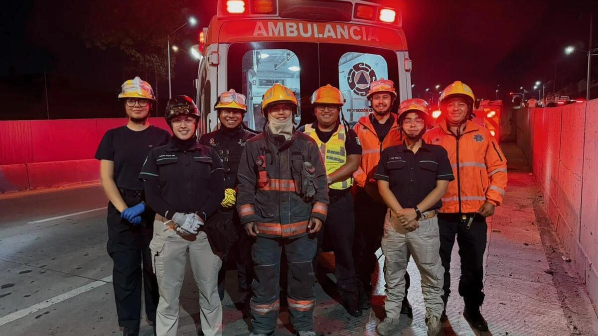 Paramédicos de Protección Civil de Puebla arriesgan su vida durante las madrugadas