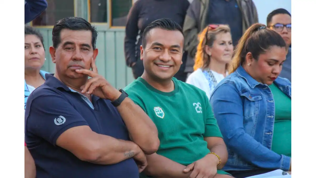 Roberto Solís recupera espacios para las familias: Entrega parque rehabilitado en San Mateo Capultutlán