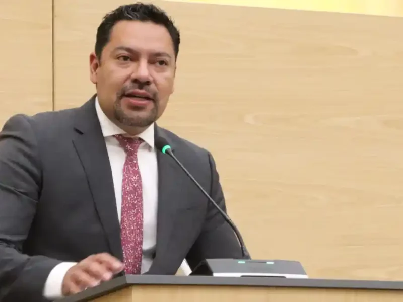 Andrés Villegas defiende a Omar Muñoz de los embates del PAN.