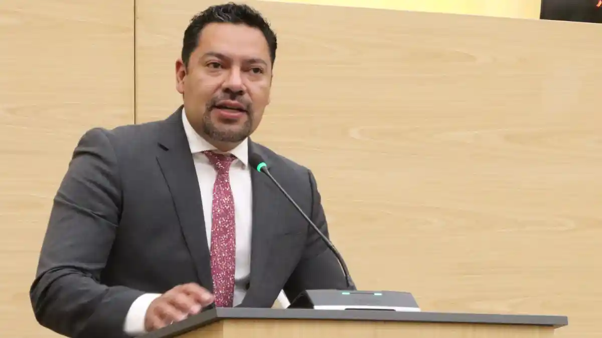Andrés Villegas defiende a Omar Muñoz de los embates del PAN.