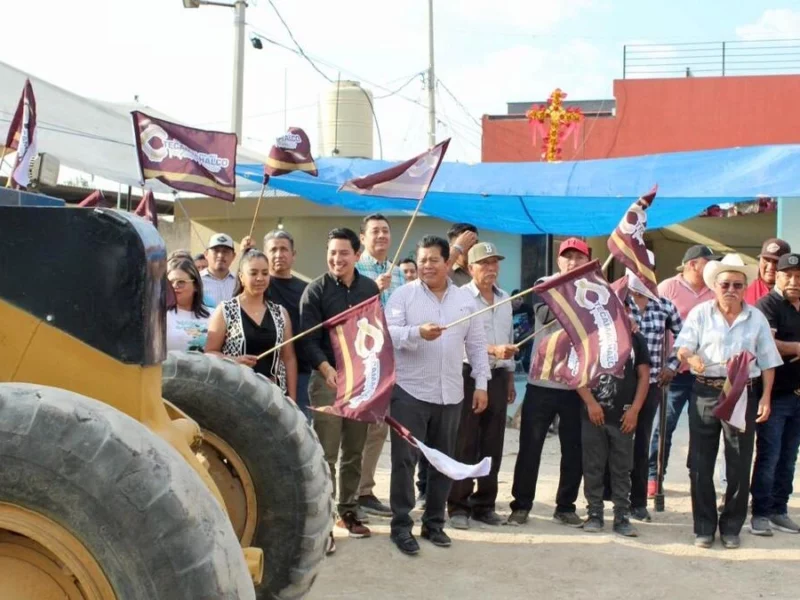 Mateo Hernández impulsa nueva obra de adoquinamiento en Barrio San Juan en Tecamachalco
