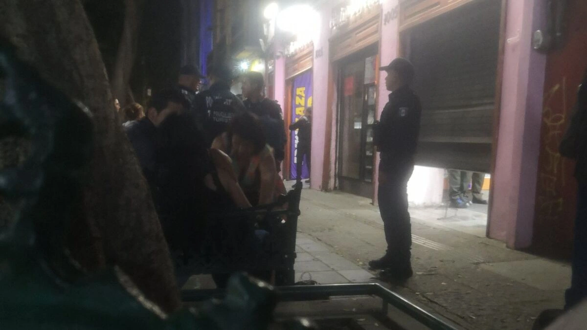 Delincuentes asaltan el Centro Joyero de la 5 de Mayo