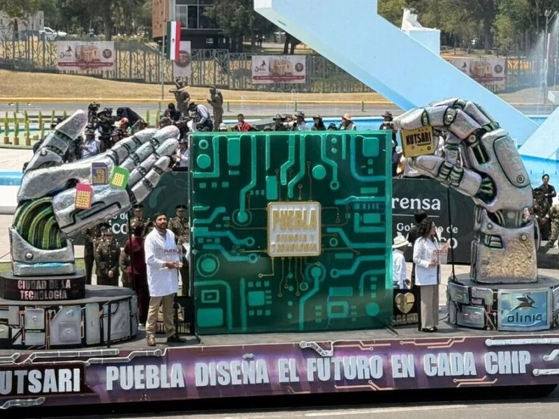 Armenta destaca sus acciones de gobierno en los carros alegóricos del Desfile del 5 de Mayo