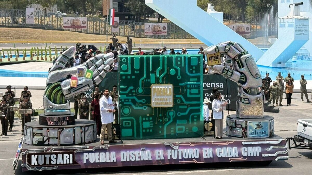 Armenta destaca sus acciones de gobierno en los carros alegóricos del Desfile del 5 de Mayo