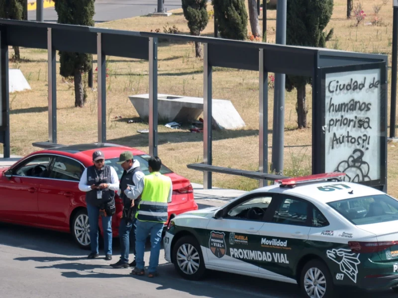 Proponen castigar “conducción temeraria” en Puebla con suspensión de licencia 