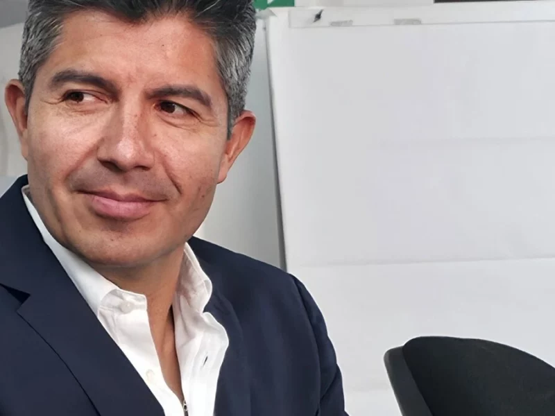 Lalo Rivera se presenta ante la Contraloría del Ayuntamiento por investigación en su contra