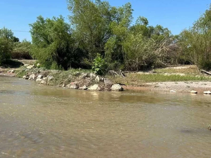Hallan cuerpo flotando en el río Mixteco en Tecomatlán