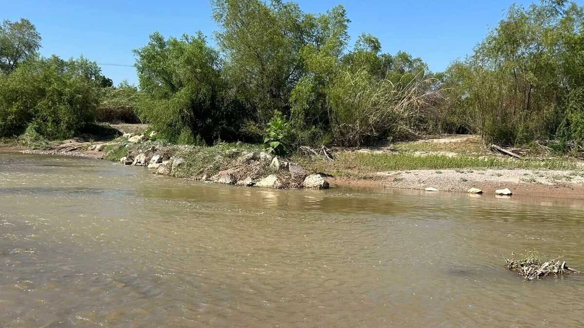 Hallan cuerpo flotando en el río Mixteco en Tecomatlán