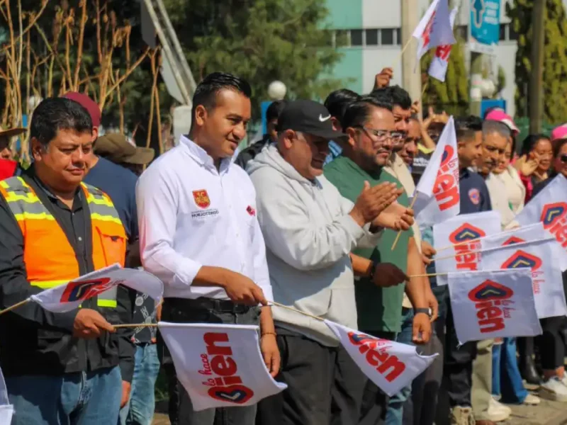 El gobernador Alejandro Armenta y Roberto Solís hacen equipo. Inician trabajos de desenzolve en Xalmimilulco