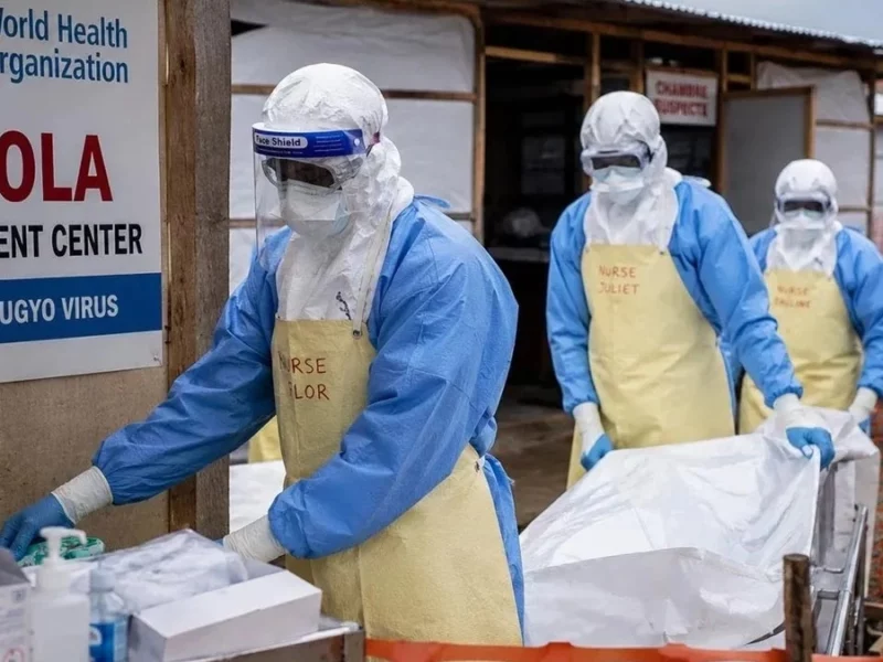 OMS eleva alerta por ébola en África; se está expandiendo con rapidez