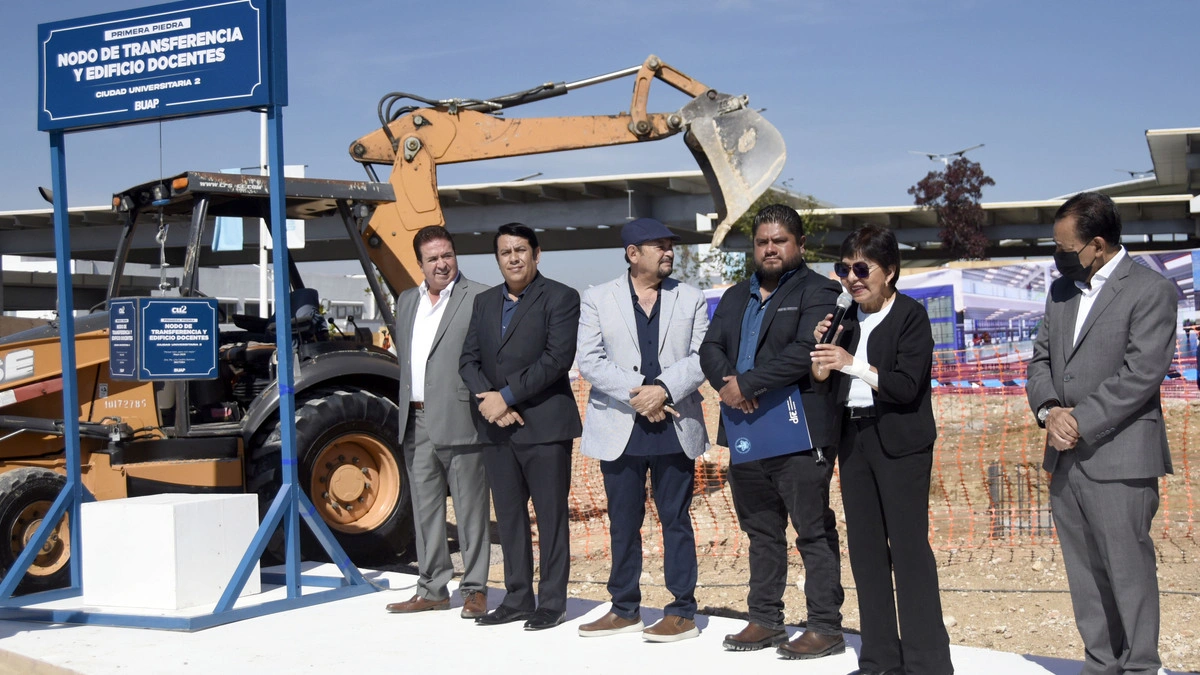 Colocan en CU2 primera piedra para nodo de transferencia y edificio de docentes