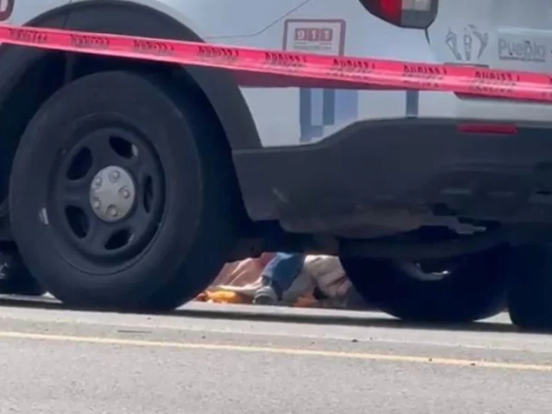 Localizan cadáver encobijado en carretera a San Miguel Canoa