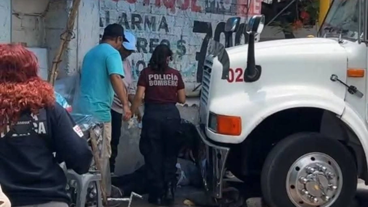 Grúa atropella a mujer y menor de edad en Tehuacán