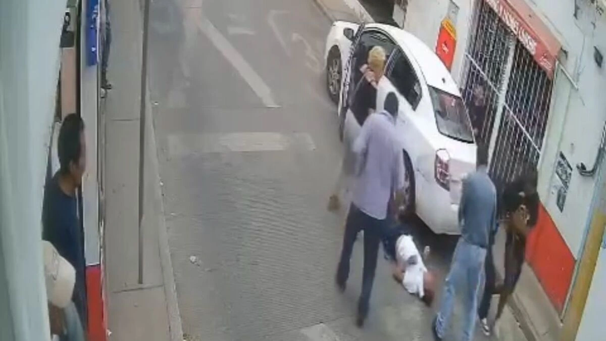 VIDEO: Los hermanos golpeadores de la Romero Vargas atacan de nuevo