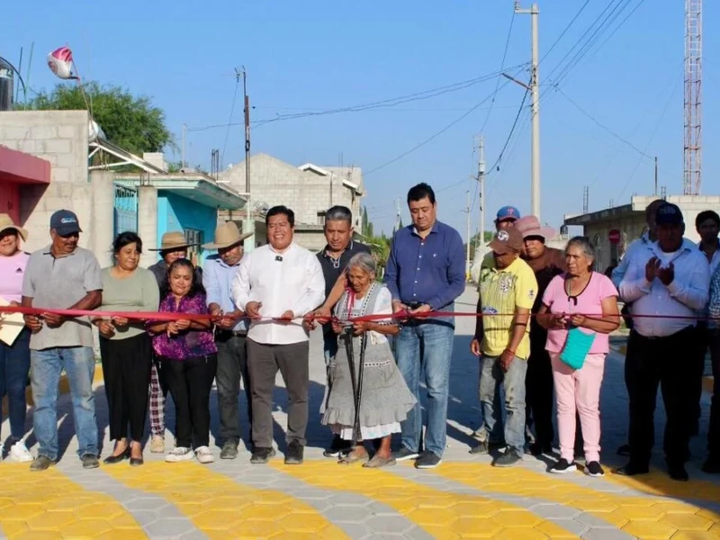Mateo Hernández inicia obra en la localidad de La Soledad, Tecamachalco