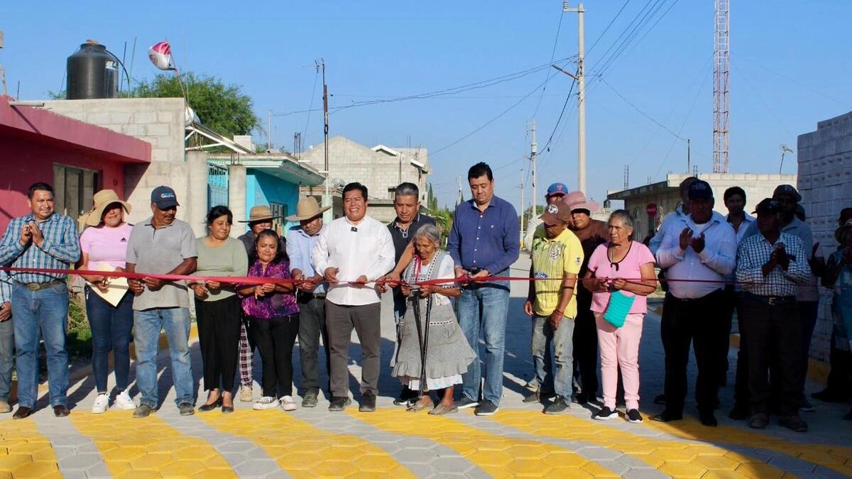 Mateo Hernández inicia obra en la localidad de La Soledad, Tecamachalco