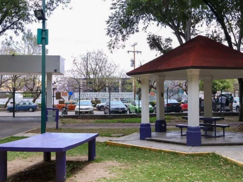 Lanzan licitación para dar mantenimiento a mobiliario de parques en Puebla