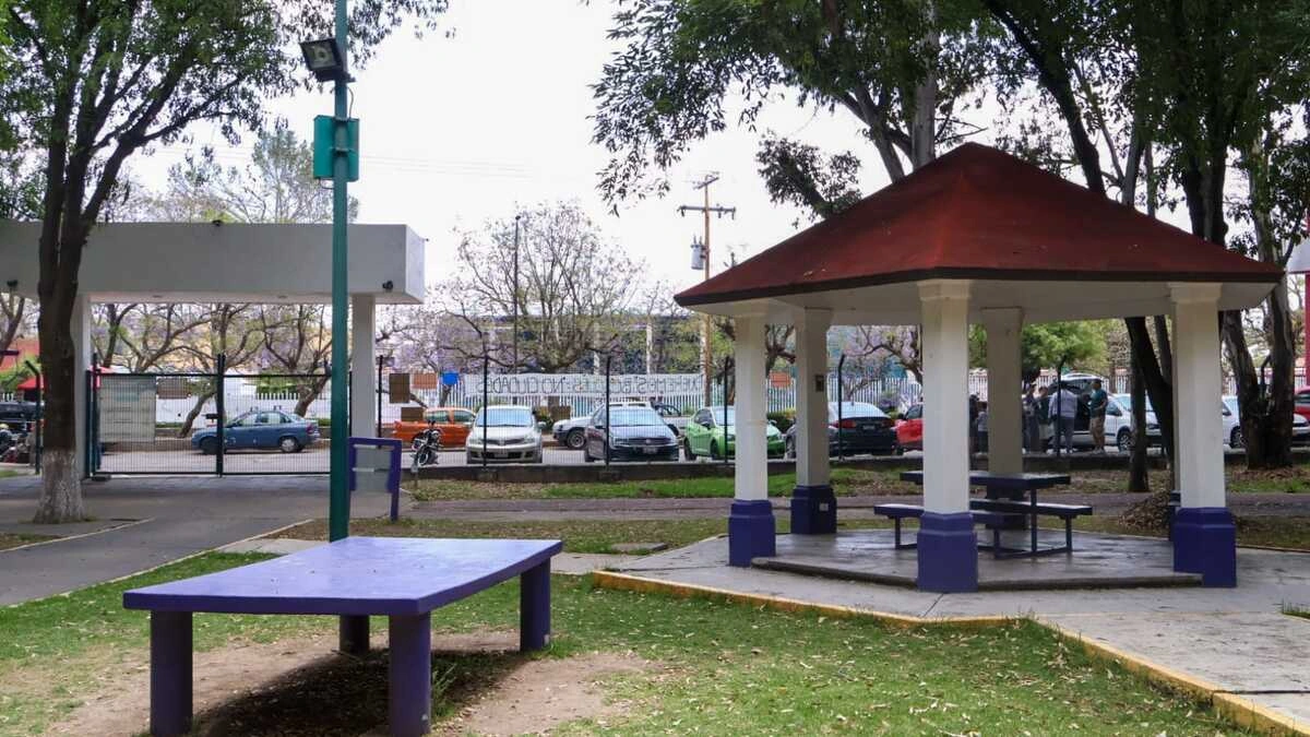 Lanzan licitación para dar mantenimiento a mobiliario de parques en Puebla