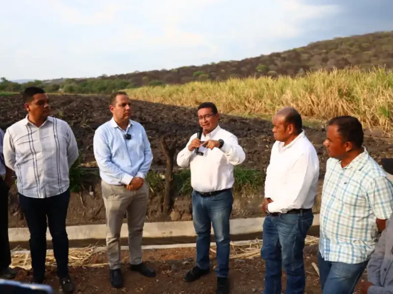 Impulsa Pável Gaspar diálogo con comunidades durante recorrido de obra hidráulica en Puctla