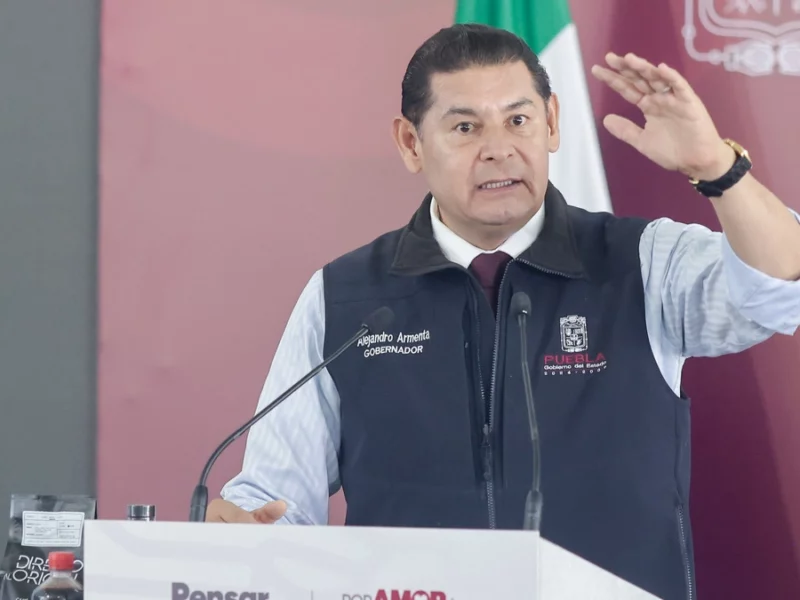 Armenta anuncia obra comunitaria para migrantes poblanos en Estados Unidos