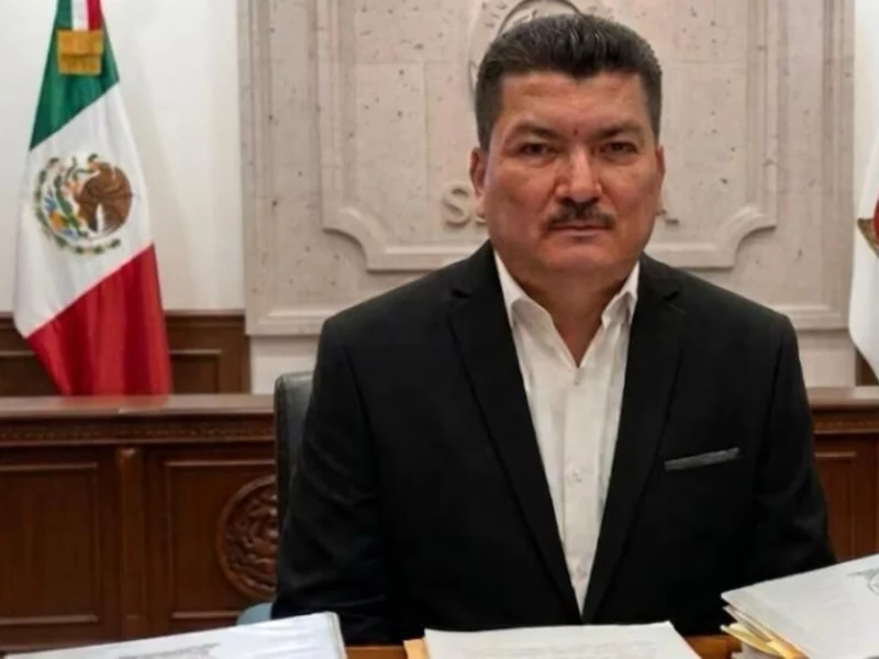 Exdirector de la Policía de Sinaloa se entrega a autoridades de Estados Unidos