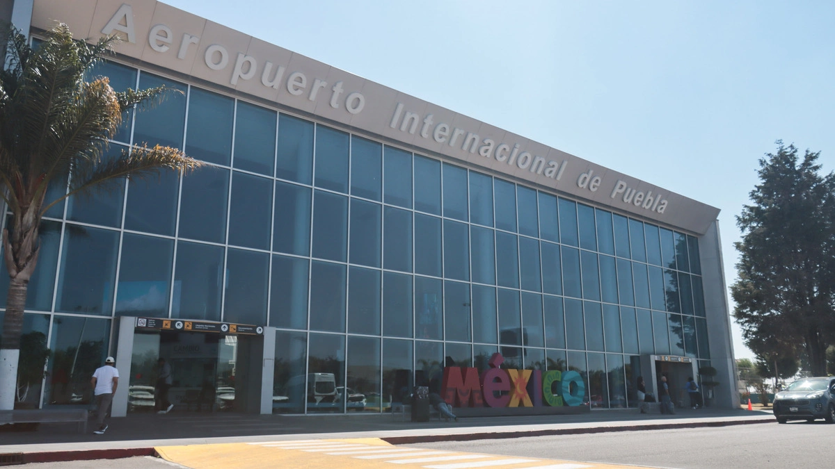Anuncia Armenta reconstrucción del Aeropuerto de Puebla con mil millones de pesos
