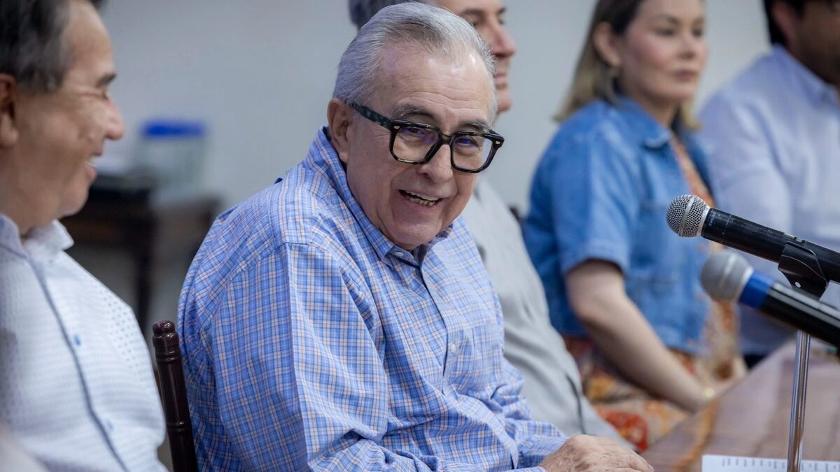 UIF congela cuentas de Rubén Rocha y otros funcionarios 