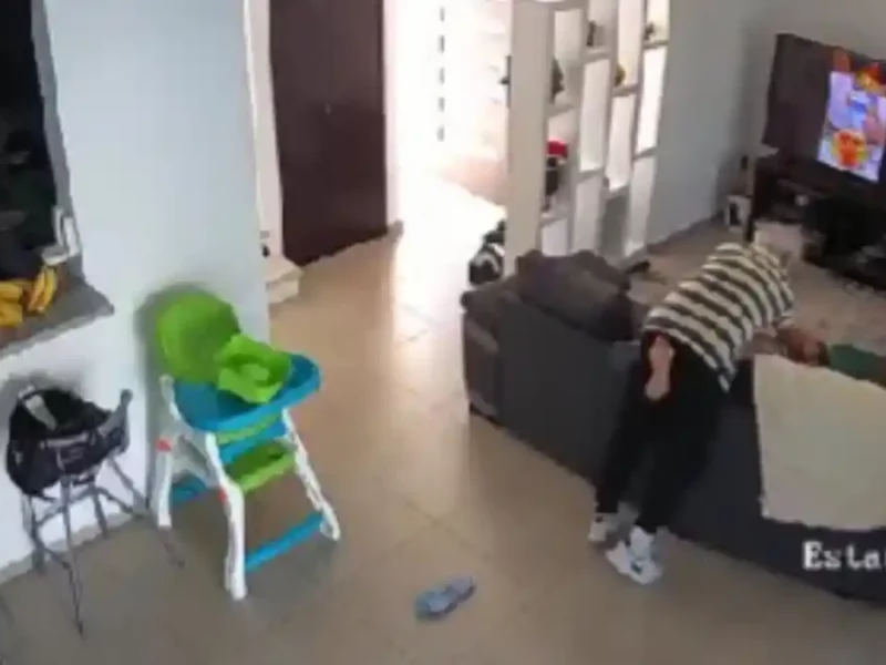 Víctor Rodríguez Padilla agrediendo a su esposa.