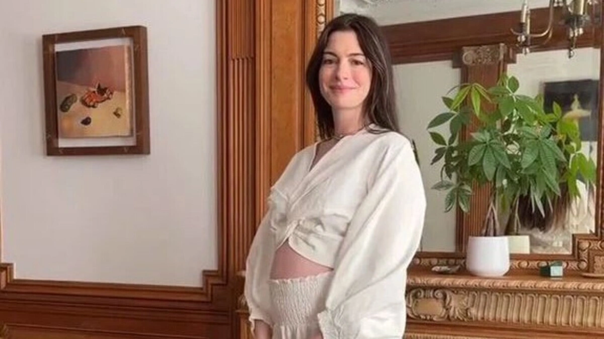 Anne Hathaway anuncia que está embarazada de su tercer hijo y enternece a seguidores