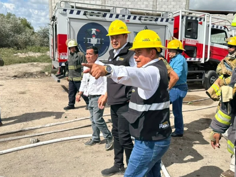 Supervisa el gobernador Armenta zona de la explosión en Tepeaca
