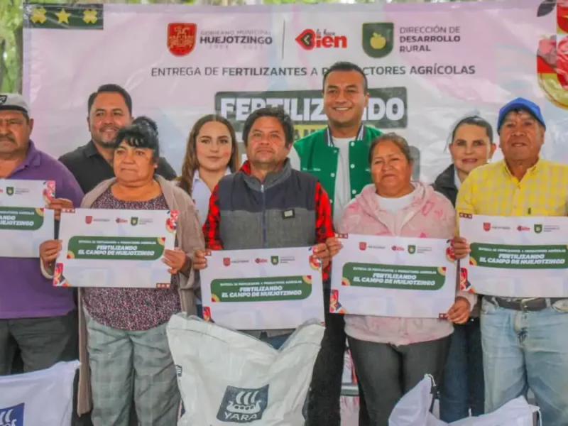 Con éxito total, Roberto Solís concluye el programa "Fertilizando el campo de Huejotzingo"; Más de 2 mil beneficiarios en todo el municipio