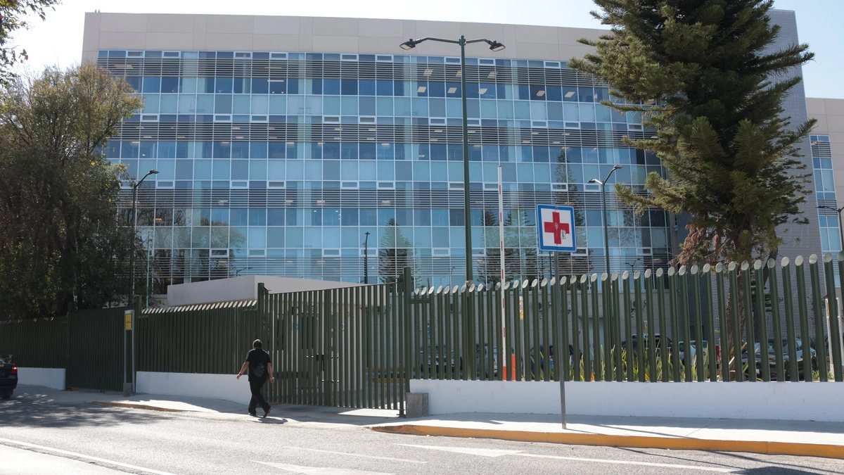 “Si fallece, le avisan”: enfermera del IMSS en Puebla desata indignación en redes
