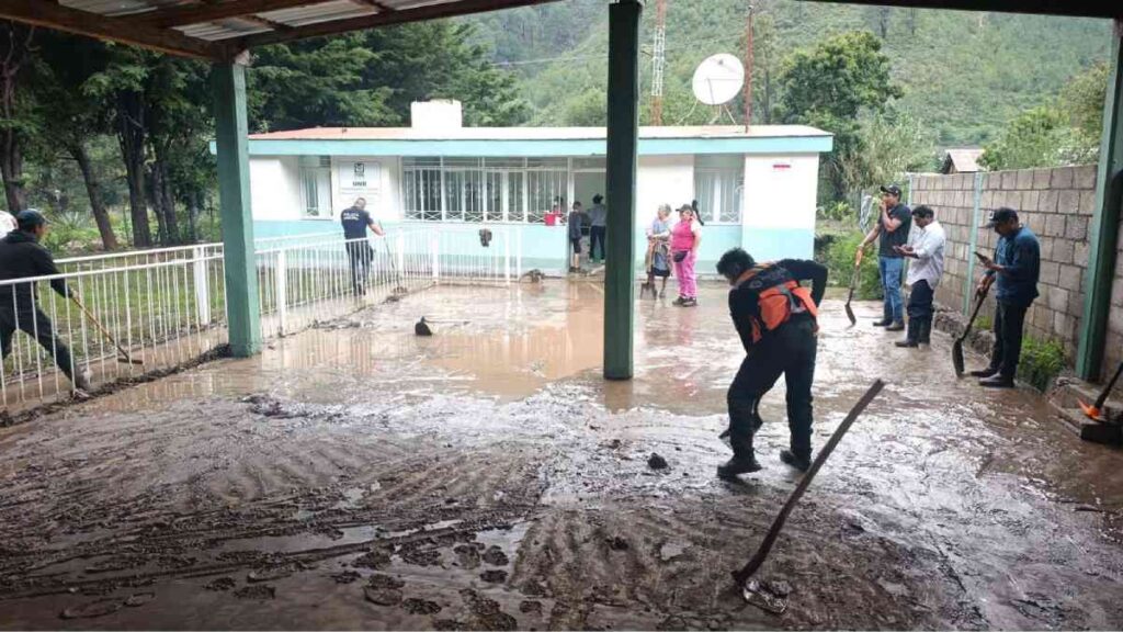 Se desborda arroyo en Vicente Guerrero; hay viviendas y vialidades afectadas.