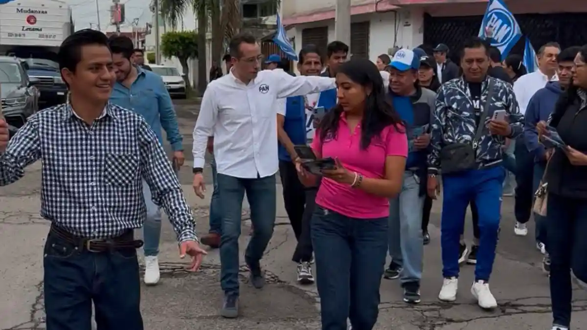 Mario Riestra y Genoveva Huerta salen a tocar puerta por puerta  