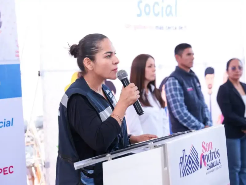 Acerca Lupita Cuautle atención integral a familias de San Francisco Acatepec
