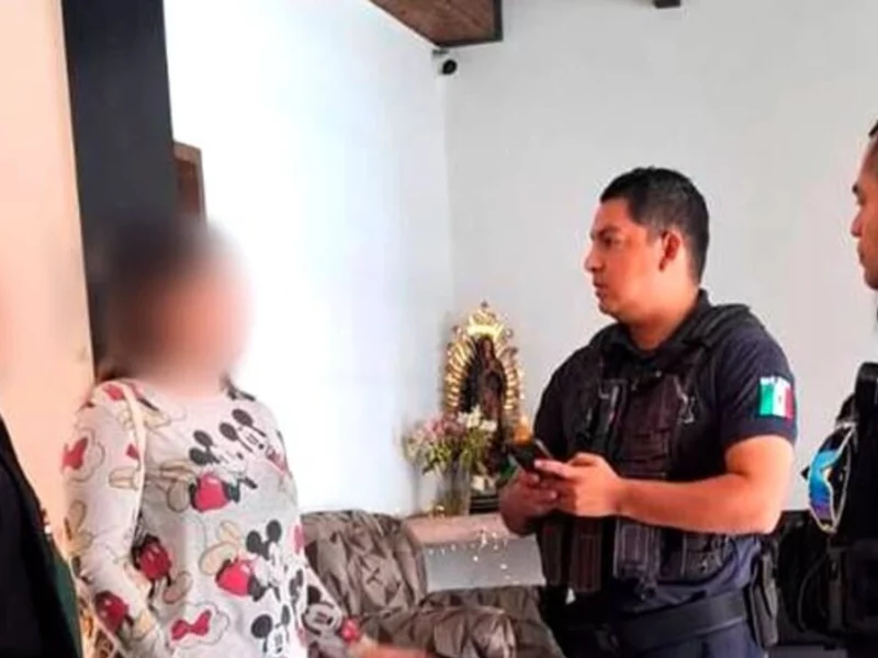 Rescatan a abuelitos de secuestro virtual en hotel del Centro Histórico de Puebla