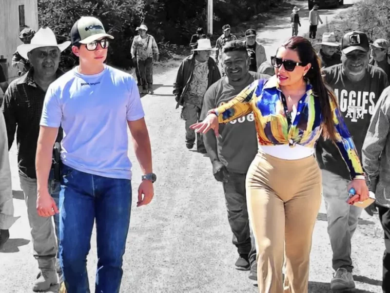 Regidores destituyen al secretario de seguridad de Acatlán; Lupita Bárcenas lo defiende