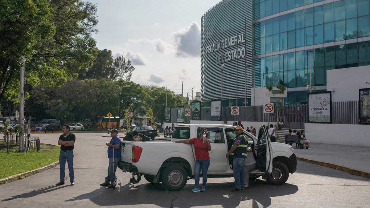 Antorchistas bloquean el bulevar 5 de Mayo para exigir liberación de transportistas