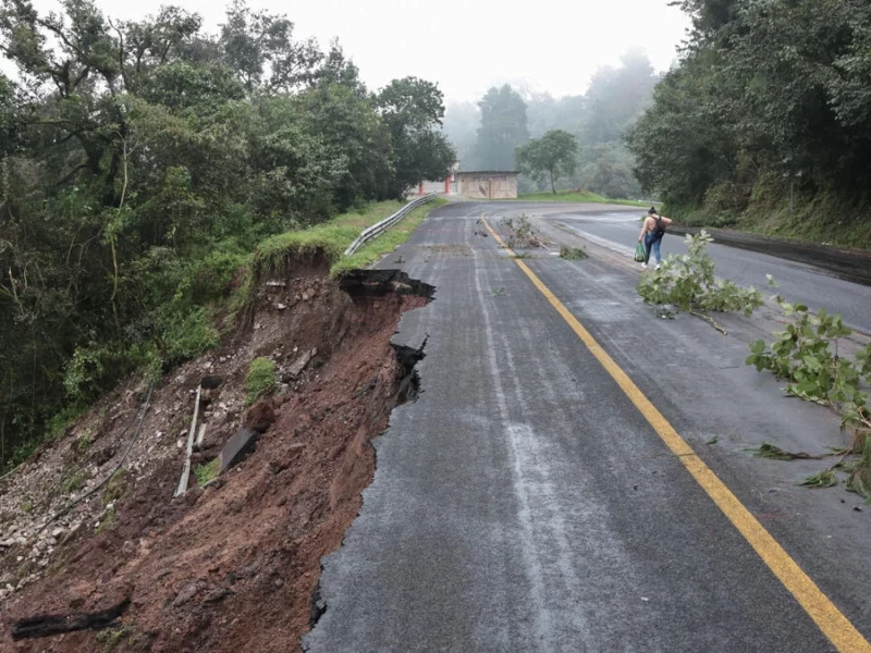 Reconstruirán caminos y puentes en Sierra Norte de Puebla con 1.5 mil mdp
