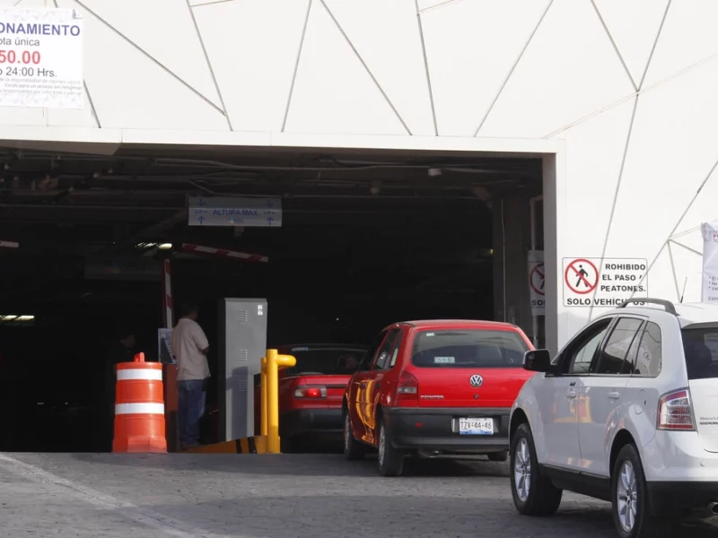Gobierno de Puebla planea ampliar los estacionamientos del Centro Expositor de Los Fuertes