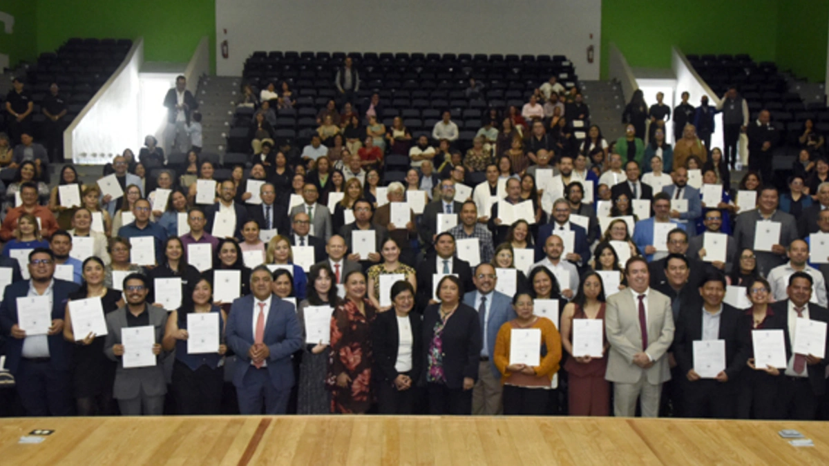 Otorga la rectora Lilia Cedillo Ramírez 150 definitividades a personal universitario