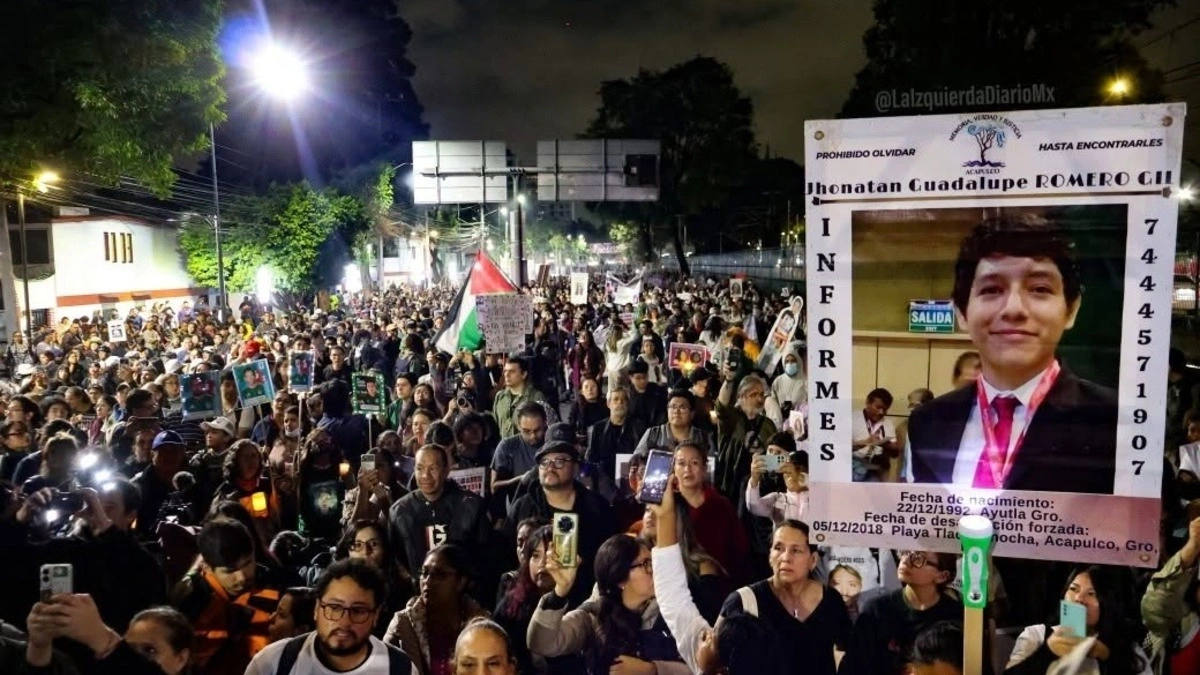 Familiares de desaparecidos se manifiestan en CDMX previo al Mundial