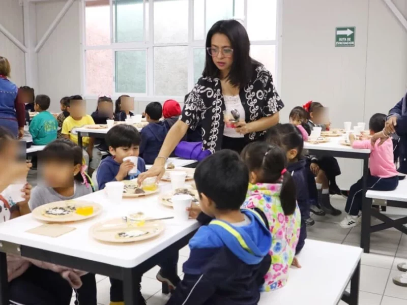 Inauguran desayunador escolar en Puebla capital 