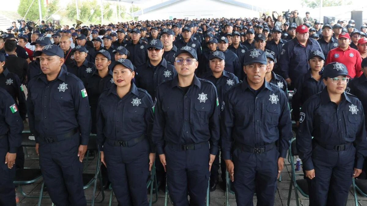 Se gradúan 332 cadetes de la Policía Estatal de Puebla; la meta anual es de mil