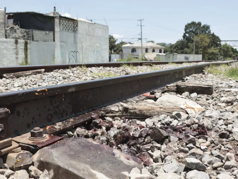 Tren arrolla a hombre en Bosques de Amalucan