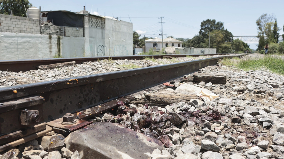 Tren arrolla a hombre en Bosques de Amalucan