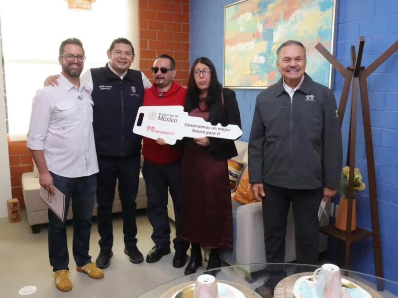 Armenta e Infonavit entregan 96 viviendas nuevas en Puebla capital