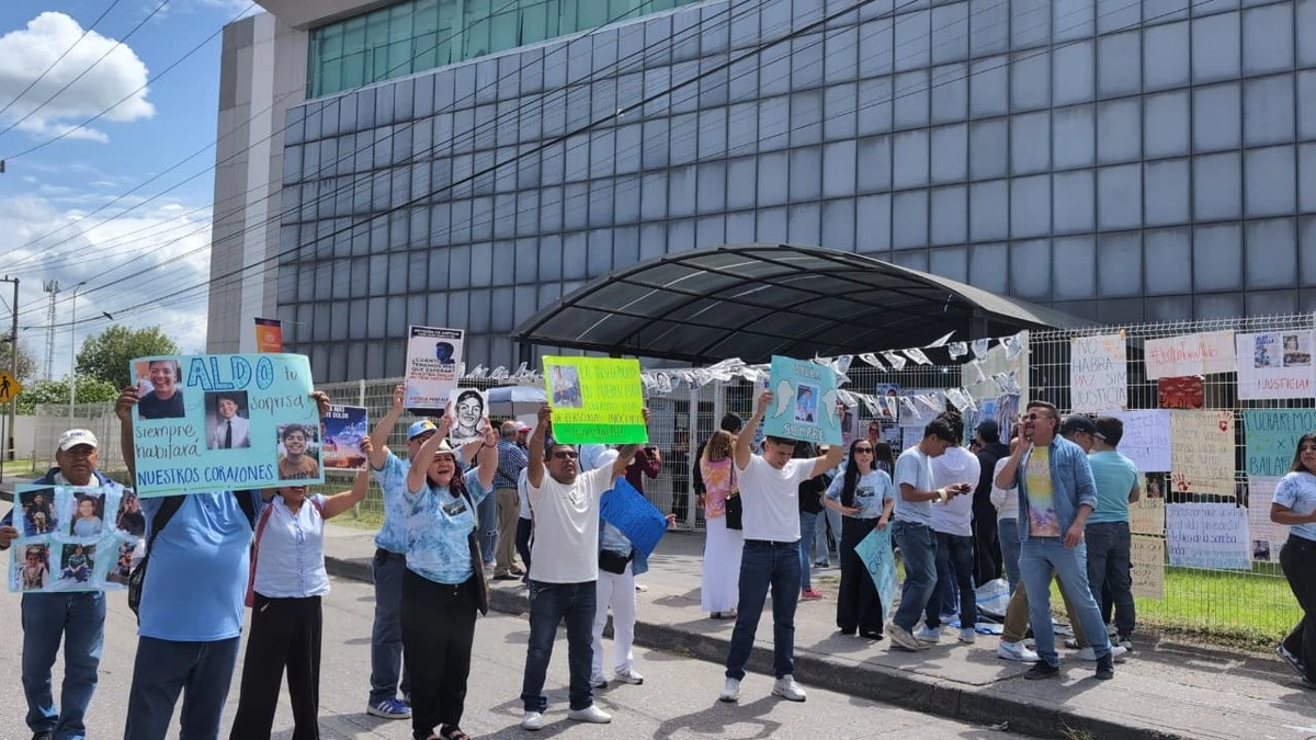 Familia de Aldo Padilla vuelve a exigir justicia durante nuevo juicio