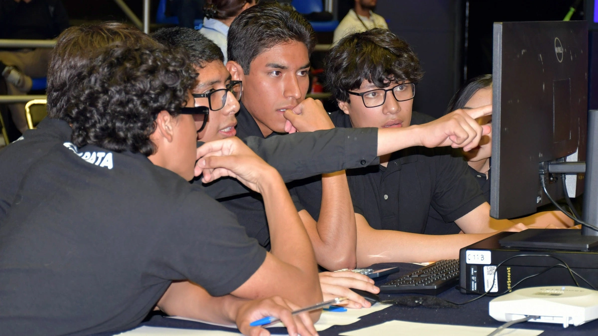 Bachillerato 5 de Mayo gana Olimpiada del Conocimiento BUAP 2026